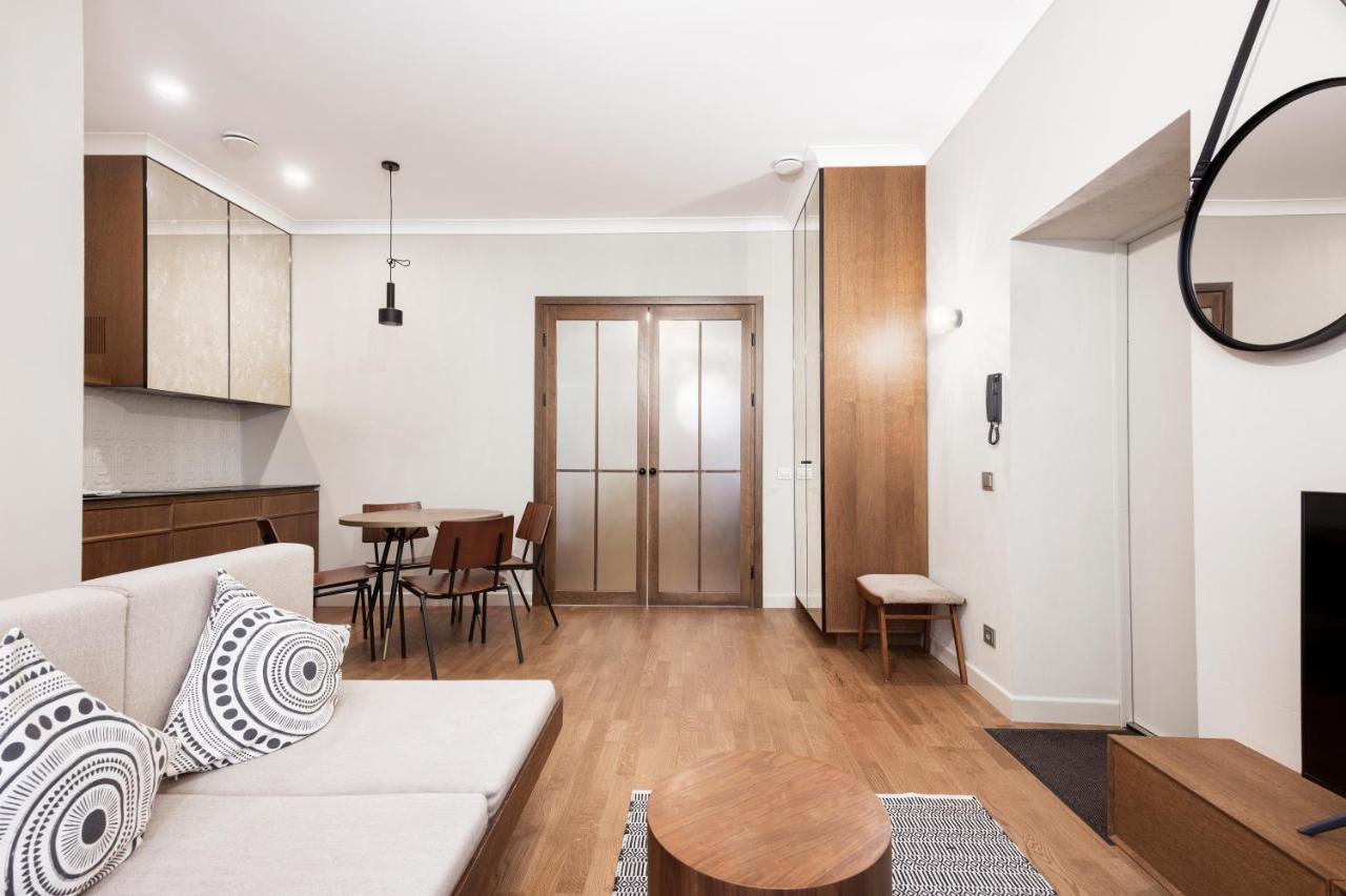Town Hall 5 By Urban Rent Apartment